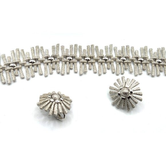 Rare Crown Trifari Brutalist Set Bracelet & Earrings Silvertone Signed 1960s - Picture 2 of 6